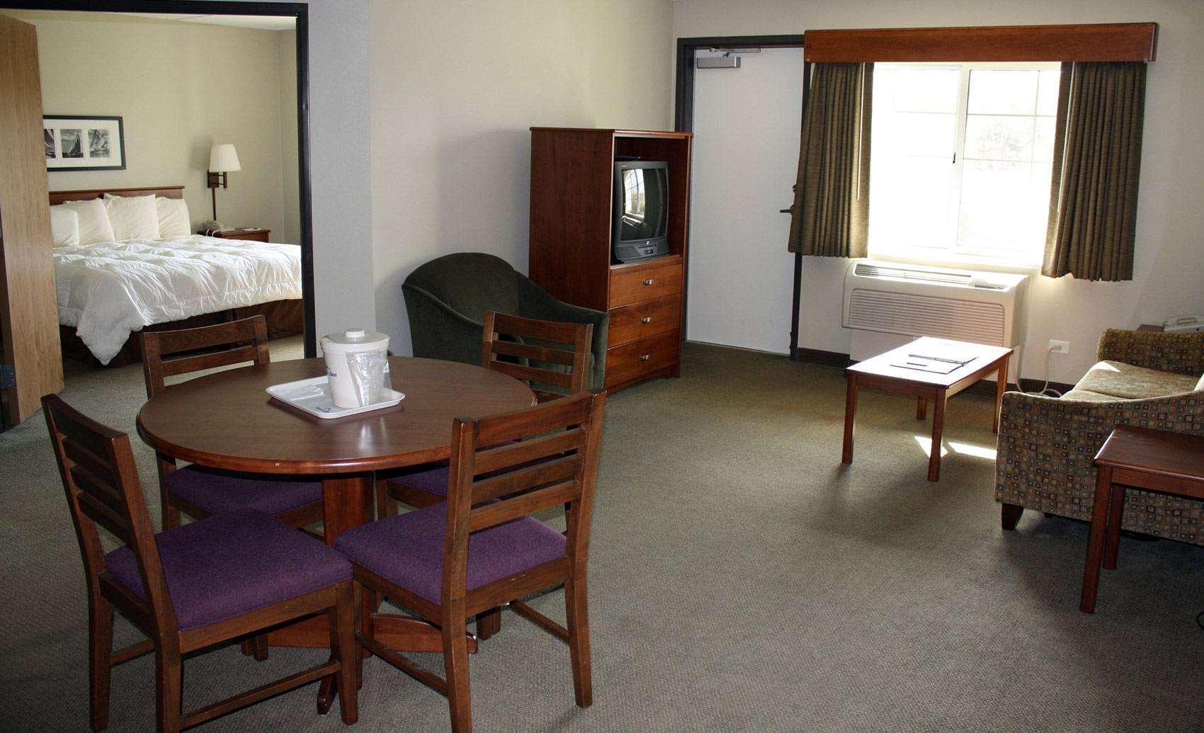 Americinn By Wyndham Charlevoix Dış mekan fotoğraf