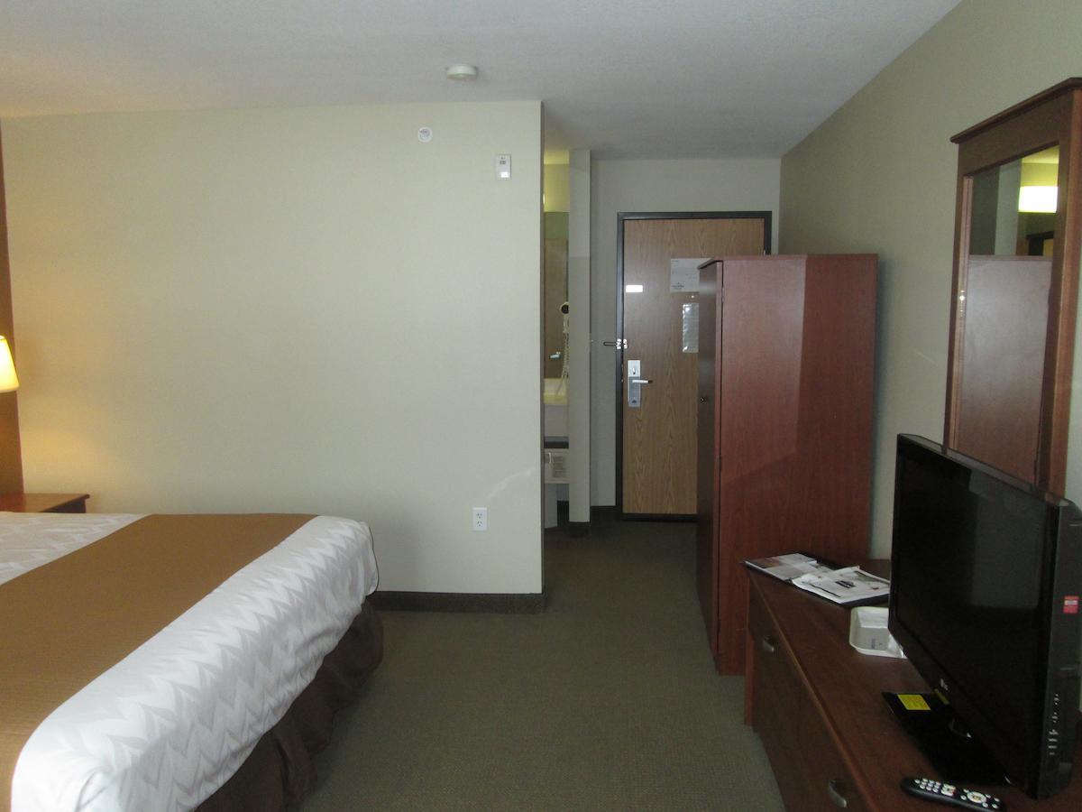 Americinn By Wyndham Charlevoix Dış mekan fotoğraf