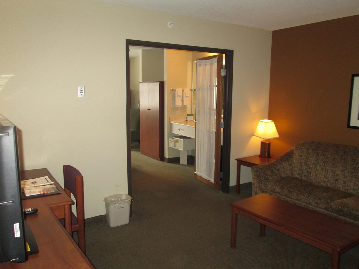Americinn By Wyndham Charlevoix Dış mekan fotoğraf
