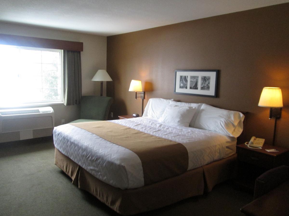 Americinn By Wyndham Charlevoix Dış mekan fotoğraf