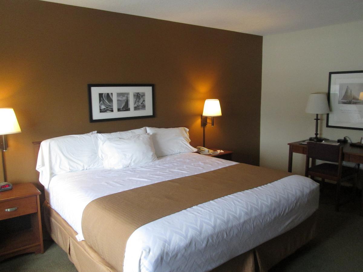 Americinn By Wyndham Charlevoix Dış mekan fotoğraf